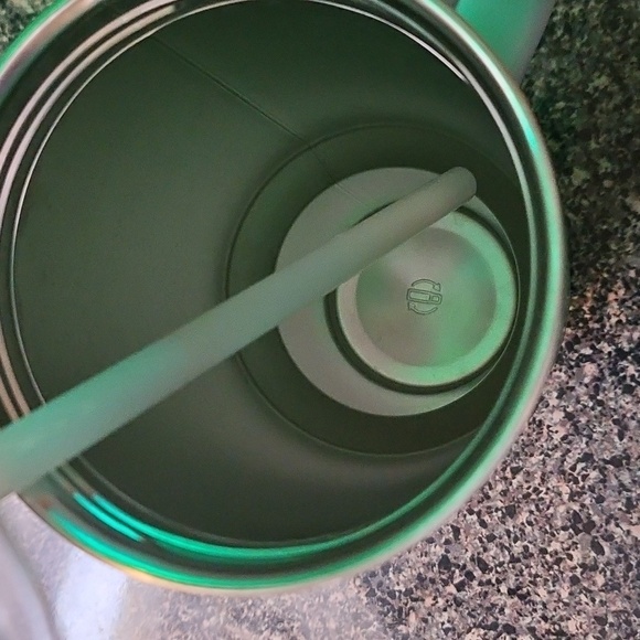 Stanley Green Travel Tumbler with Handle 40 Fl Oz. Good Condition - Picture 4 of 4